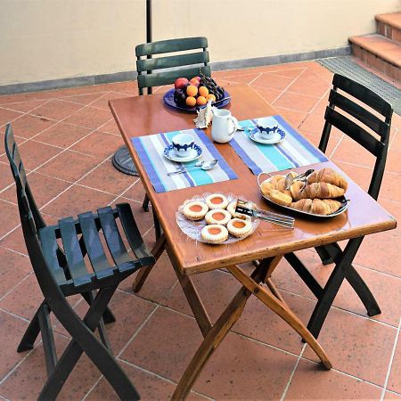 B&B Villa Apuana Марина-ди-Каррара Экстерьер фото