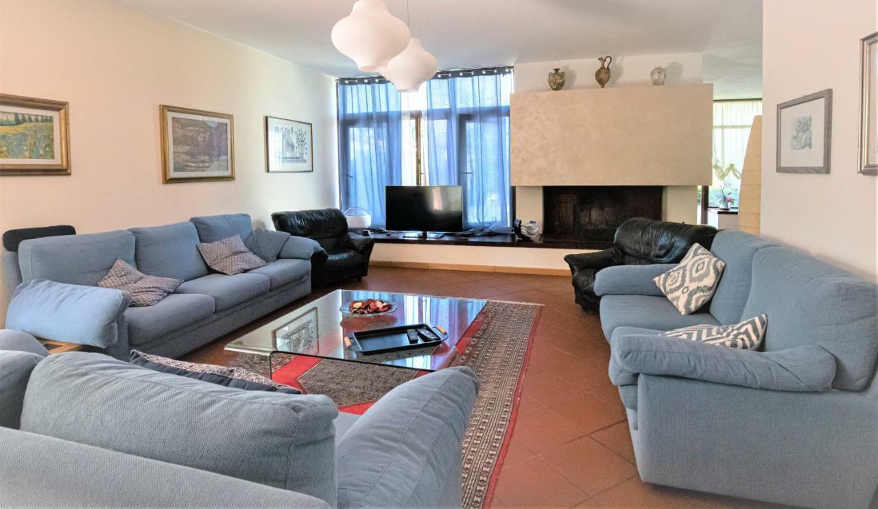 B&B Villa Apuana Марина-ди-Каррара Экстерьер фото