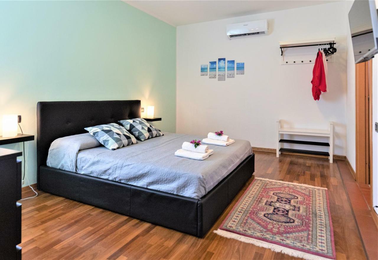 B&B Villa Apuana Марина-ди-Каррара Экстерьер фото